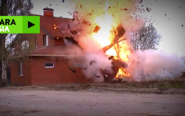 RUSSIAN POLICE bomb an illegal Muslim prayer hall to 